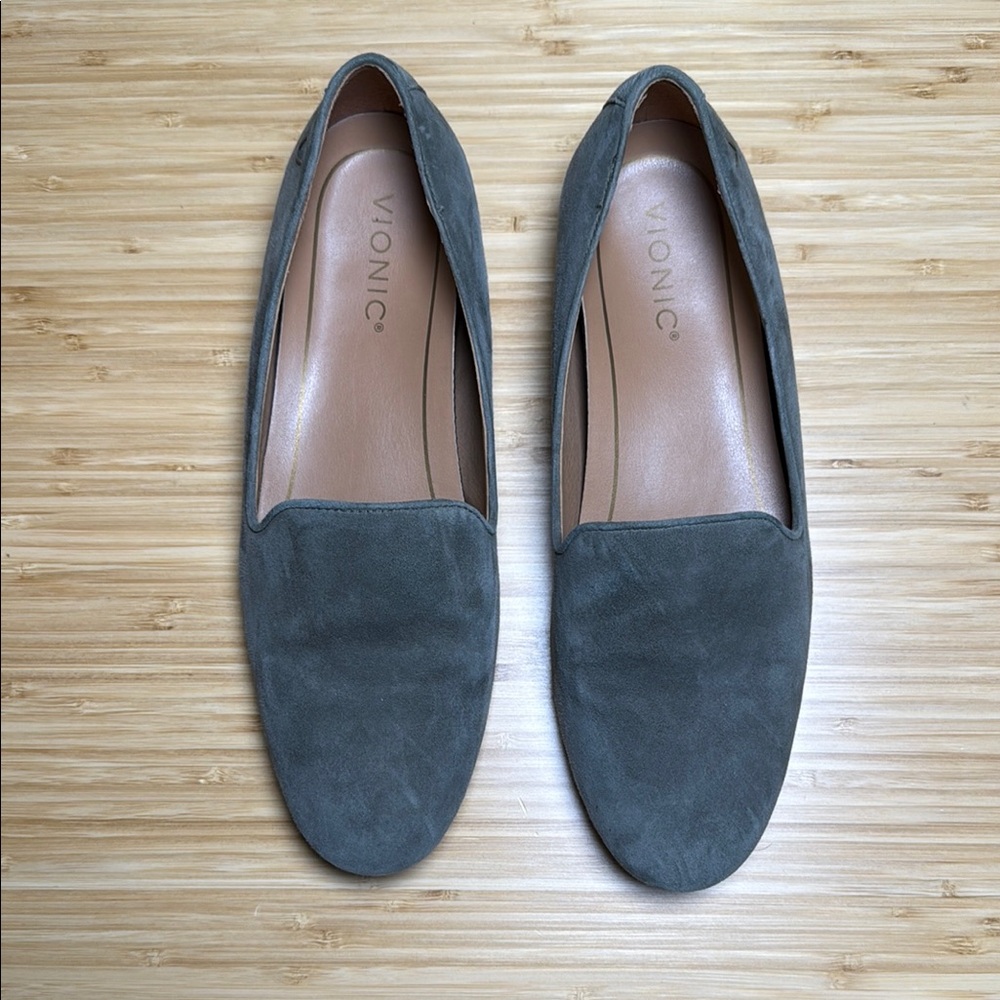 Vionic Women's Olive Suede Wila Loafers